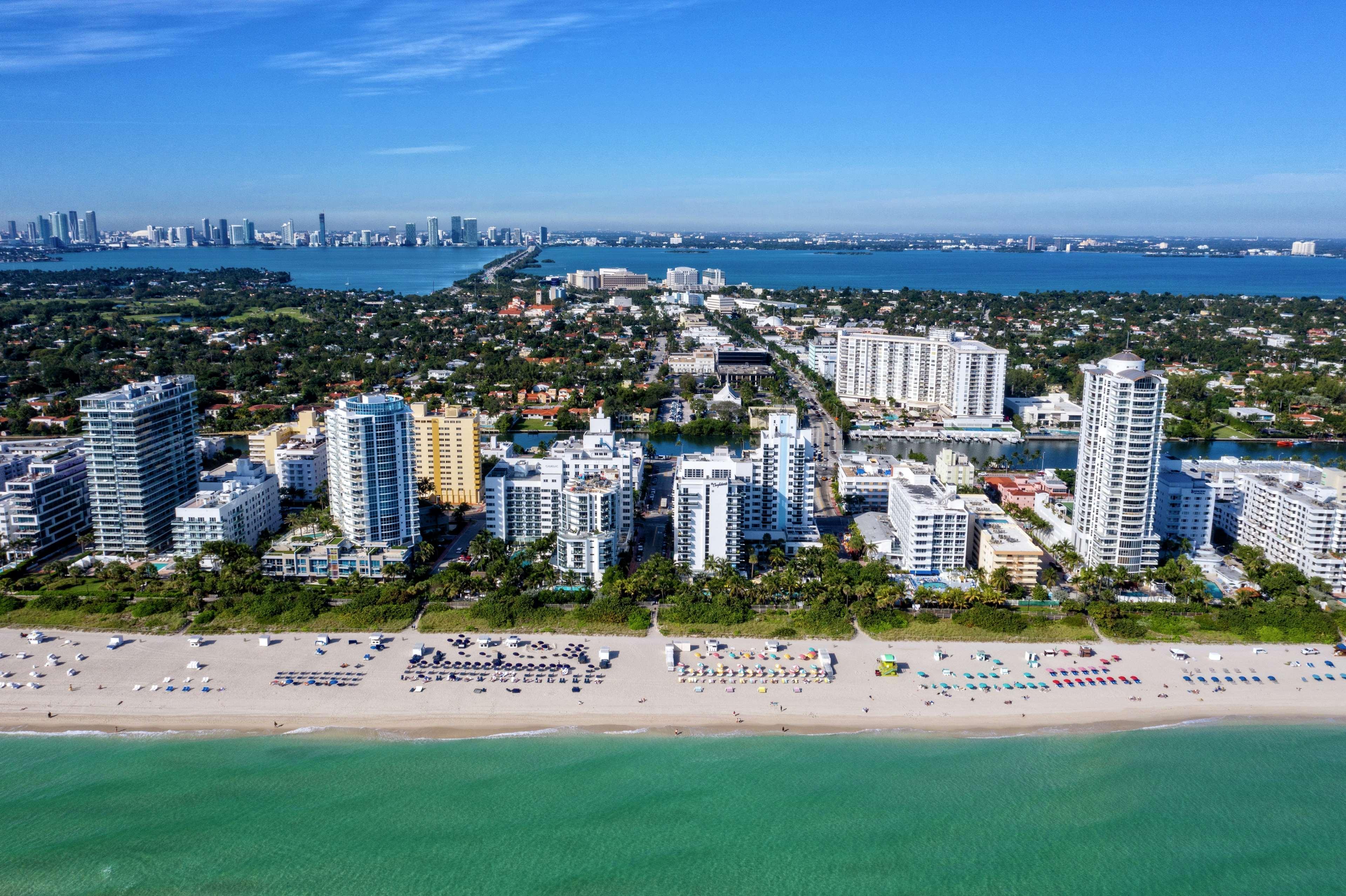 Hampton Inn Miami Beach - Mid Beach Exterior photo